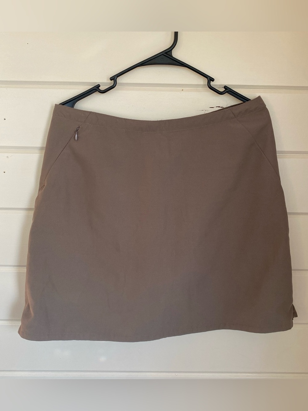 Patagonia Women’s Skort Short Size 10 Zipper Slits Brown/grey Polyester